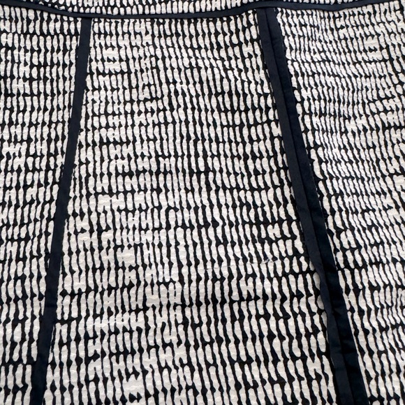 Ann Taylor. Skirt. Navy blue/white. Size 8 - Picture 3 of 7